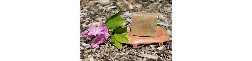 Saboneteiras de mogno clássico